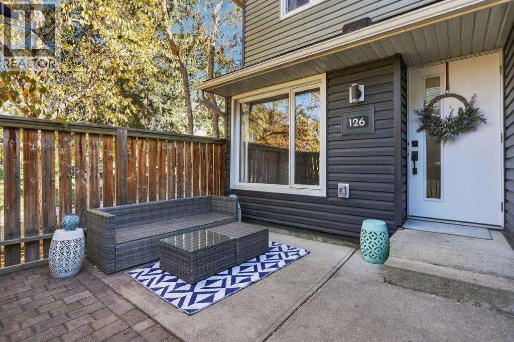 126, 33 Glamis Green SW