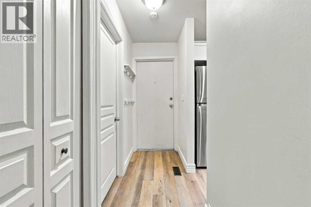 126, 33 Glamis Green SW
