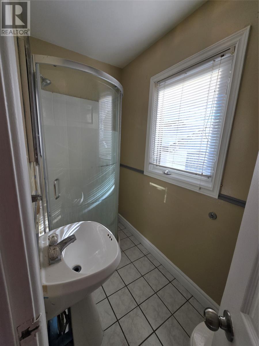 303 Carson Avenue, Labrador City — photo 11