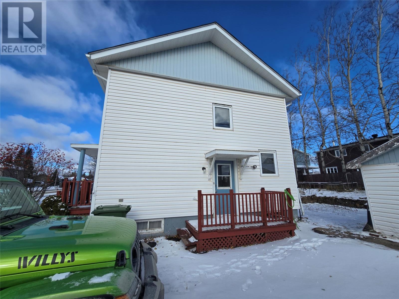 303 Carson Avenue, Labrador City — photo 2