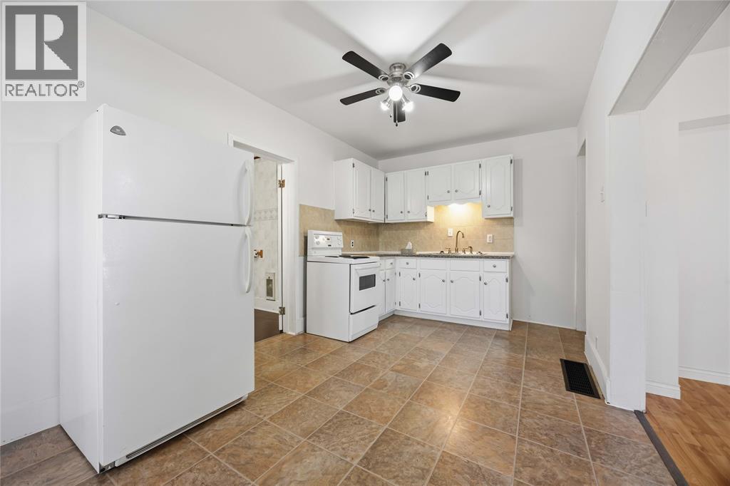 209 Queen Street, Wallaceburg, Ontario  N8A 1G4 - Photo 8 - 26025597