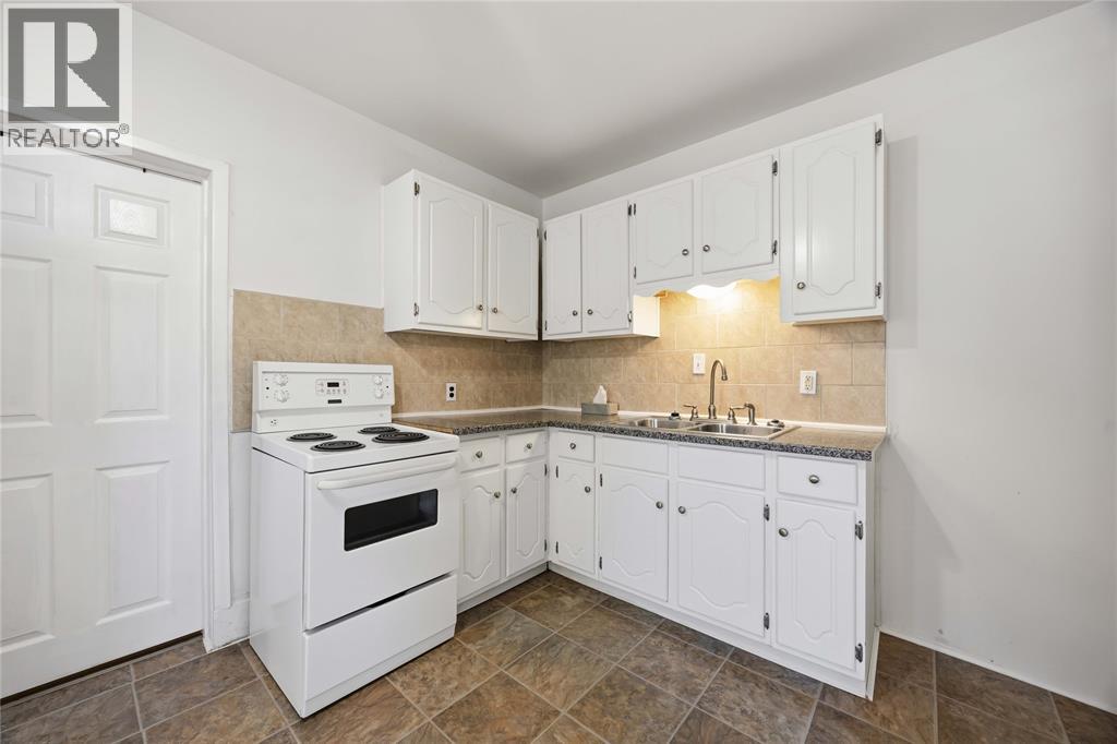 209 Queen Street, Wallaceburg, Ontario  N8A 1G4 - Photo 9 - 26025597