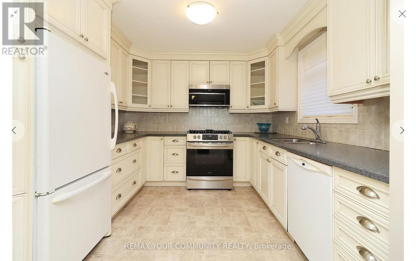 161 Billings Crescent, Newmarket (Bristol-London), Ontario  L3Y 7Y1 - Photo 10 - N14097218