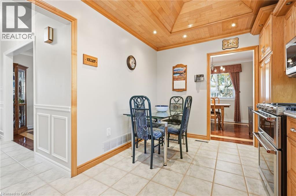 2432 Cyprus Avenue, Burlington, Ontario  L7P 1G6 - Photo 14 - 40872622