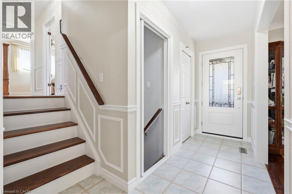 2432 Cyprus Avenue, Burlington, Ontario  L7P 1G6 - Photo 4 - 40872622