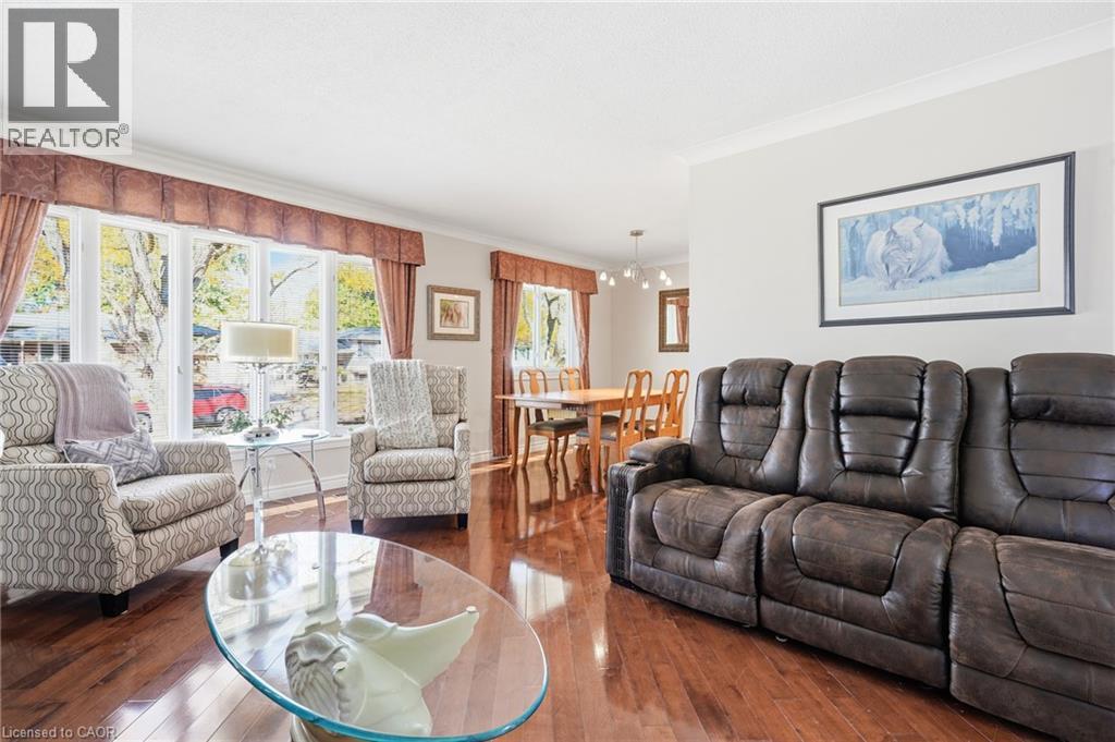 2432 Cyprus Avenue, Burlington, Ontario  L7P 1G6 - Photo 7 - 40872622
