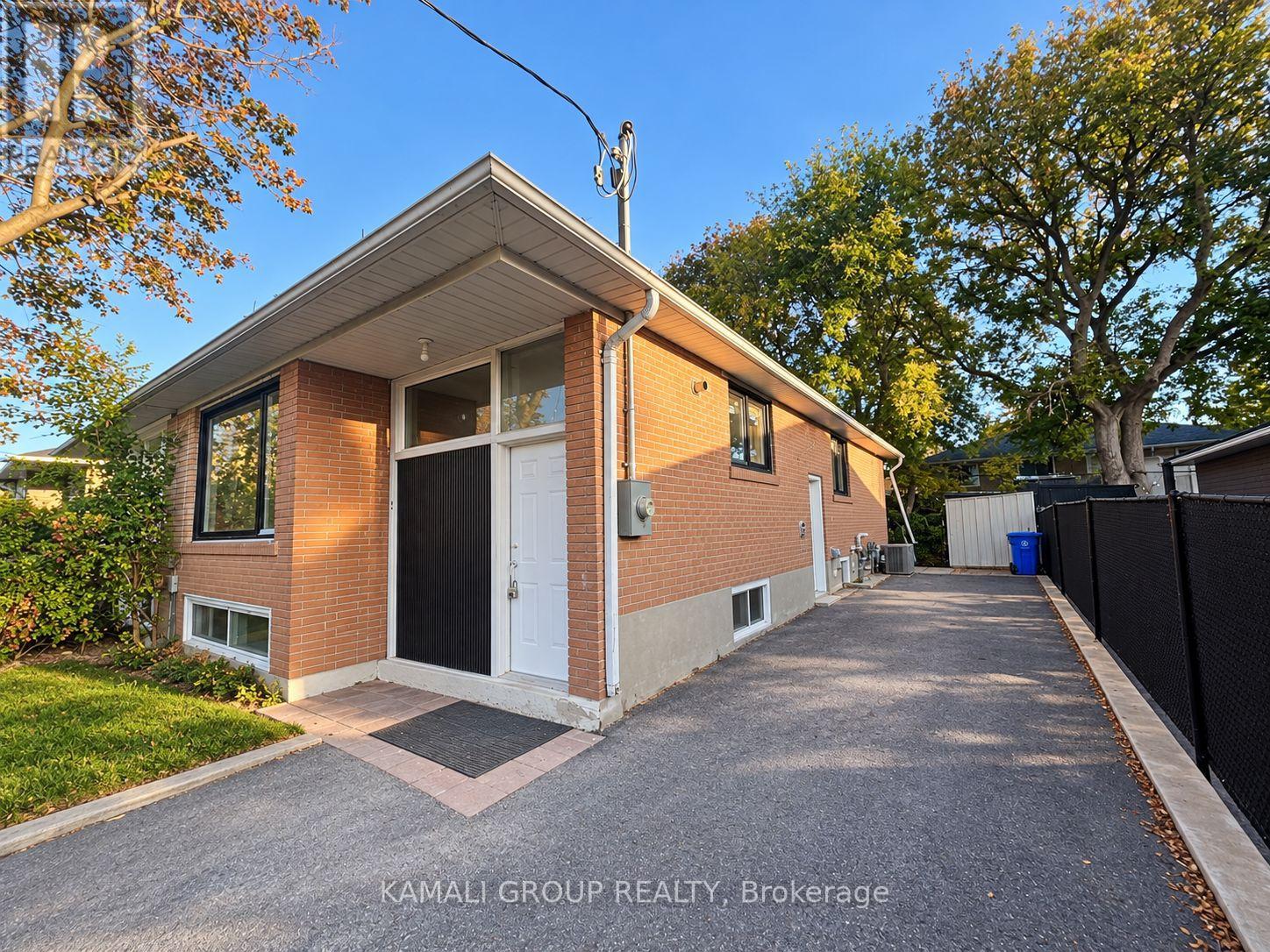 MAIN - 52 WALTER AVENUE, Newmarket, Ontario
