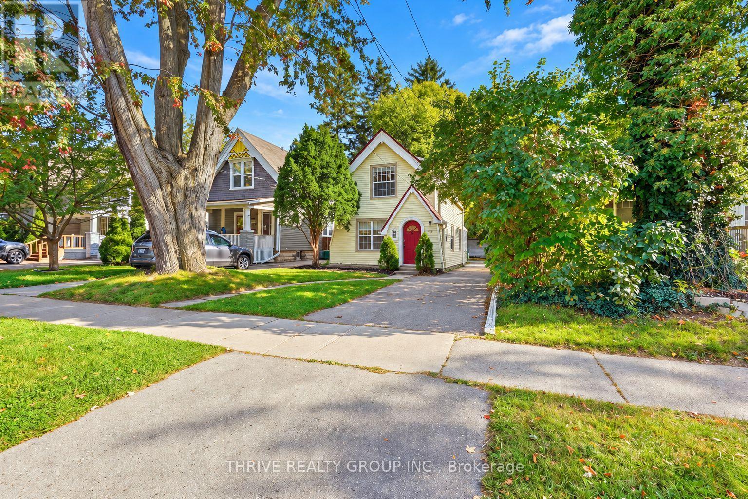 966 COLBORNE STREET, London East, Ontario