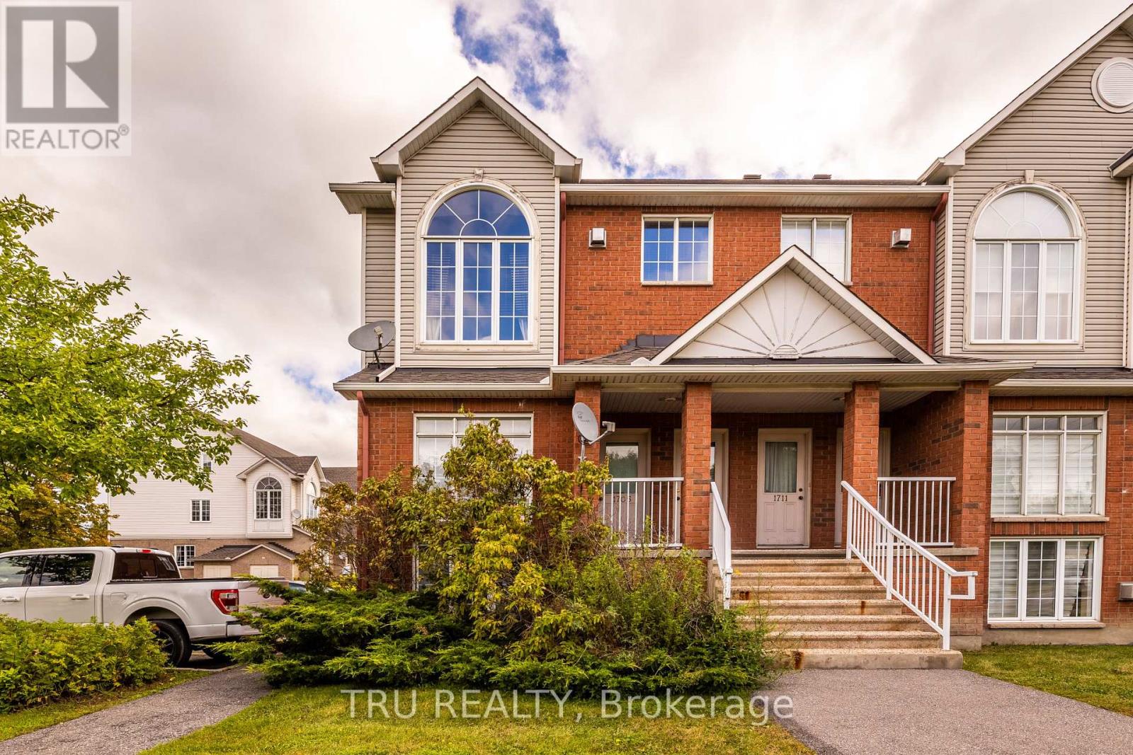 1707 Blohm Drive, Ottawa, Ontario  K1G 6N6 - Photo 1 - X14097330