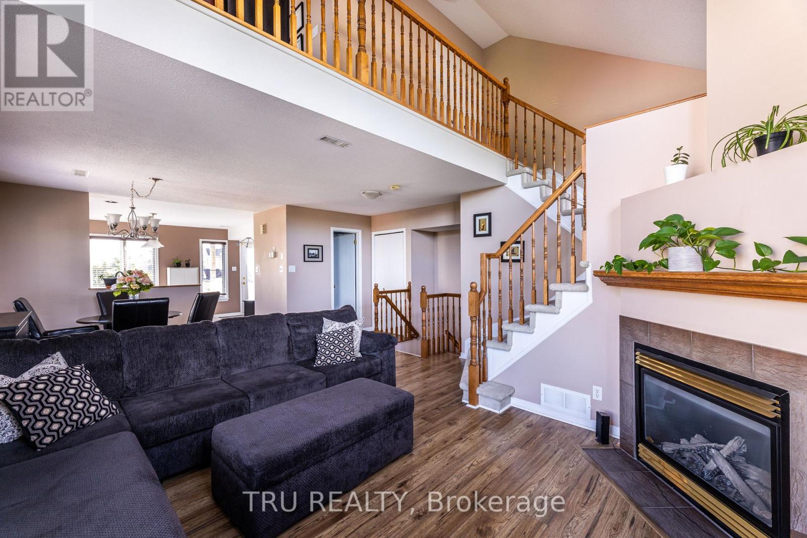 1707 Blohm Drive, Ottawa, Ontario  K1G 6N6 - Photo 2 - X14097330