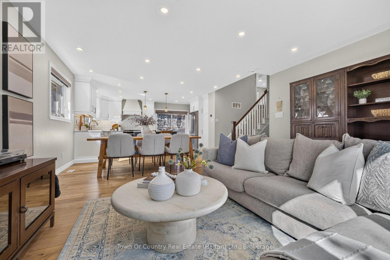 581 Lord Simcoe Court, Milton, Ontario  L9T 3B4 - Photo 8 - W14097260