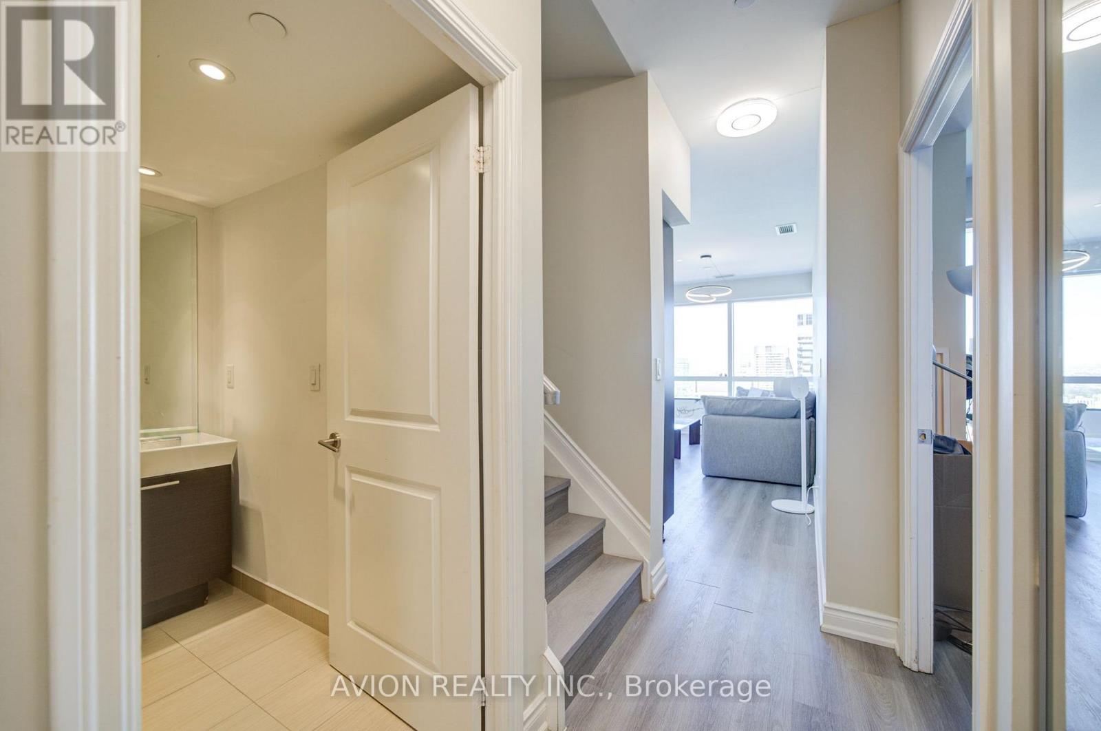 5716 - 386 Yonge Street, Toronto, Ontario  M5B 0A5 - Photo 29 - C14097304