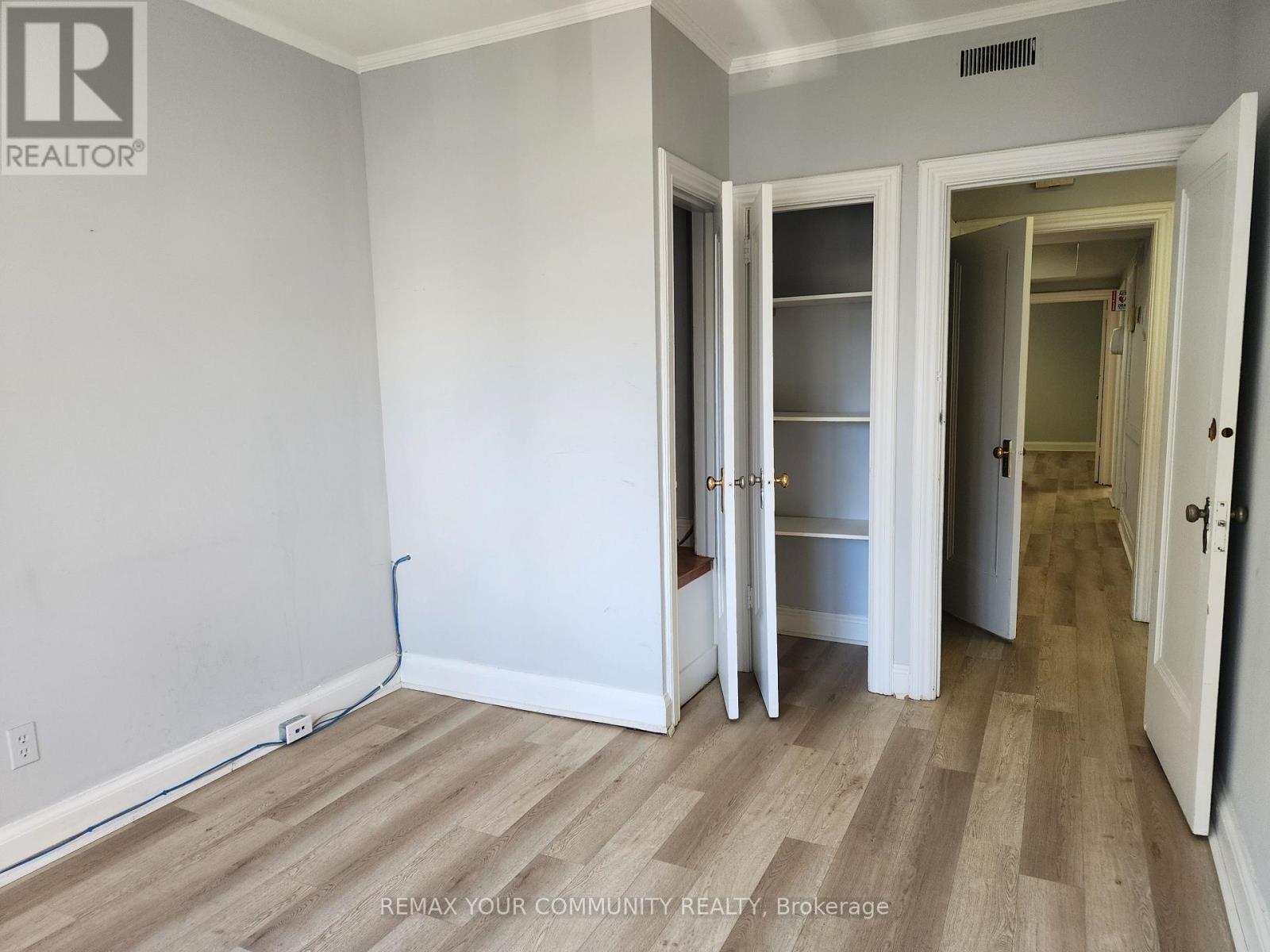 Upper - 1018 Eglinton Avenue, Toronto, Ontario  M6C 2C5 - Photo 12 - C14097334