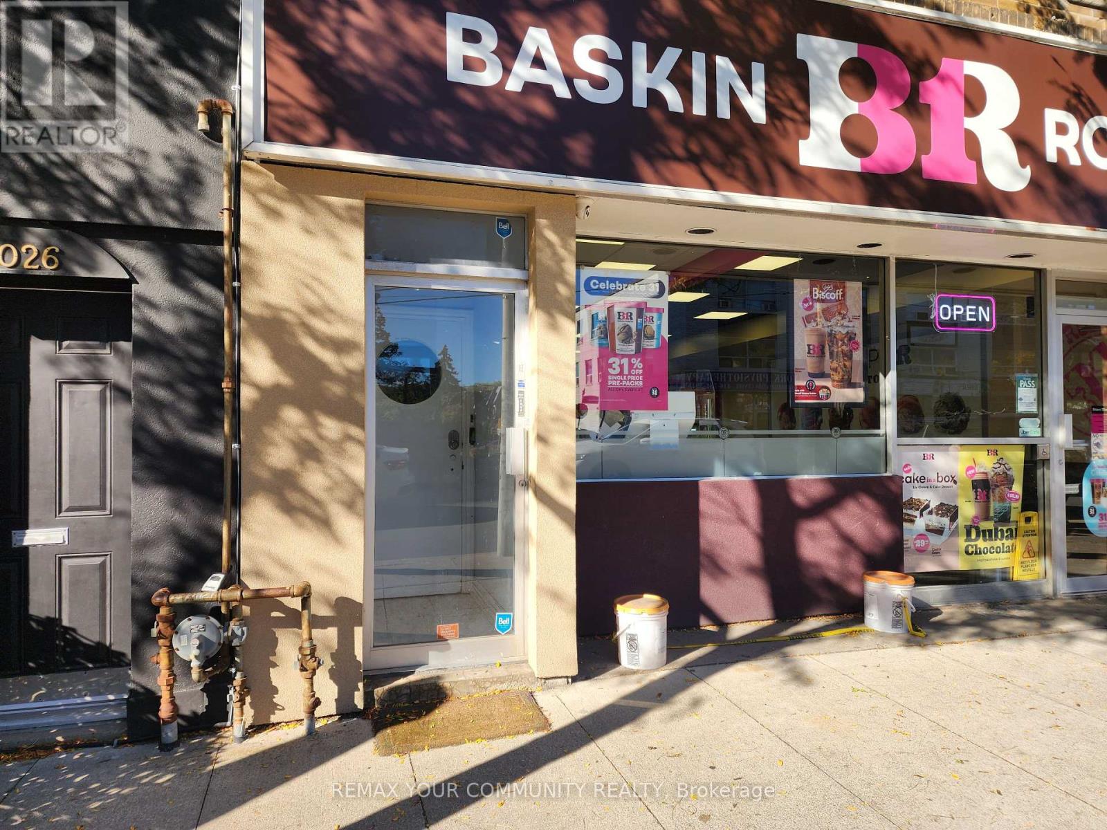 Upper - 1018 Eglinton Avenue, Toronto, Ontario  M6C 2C5 - Photo 2 - C14097334