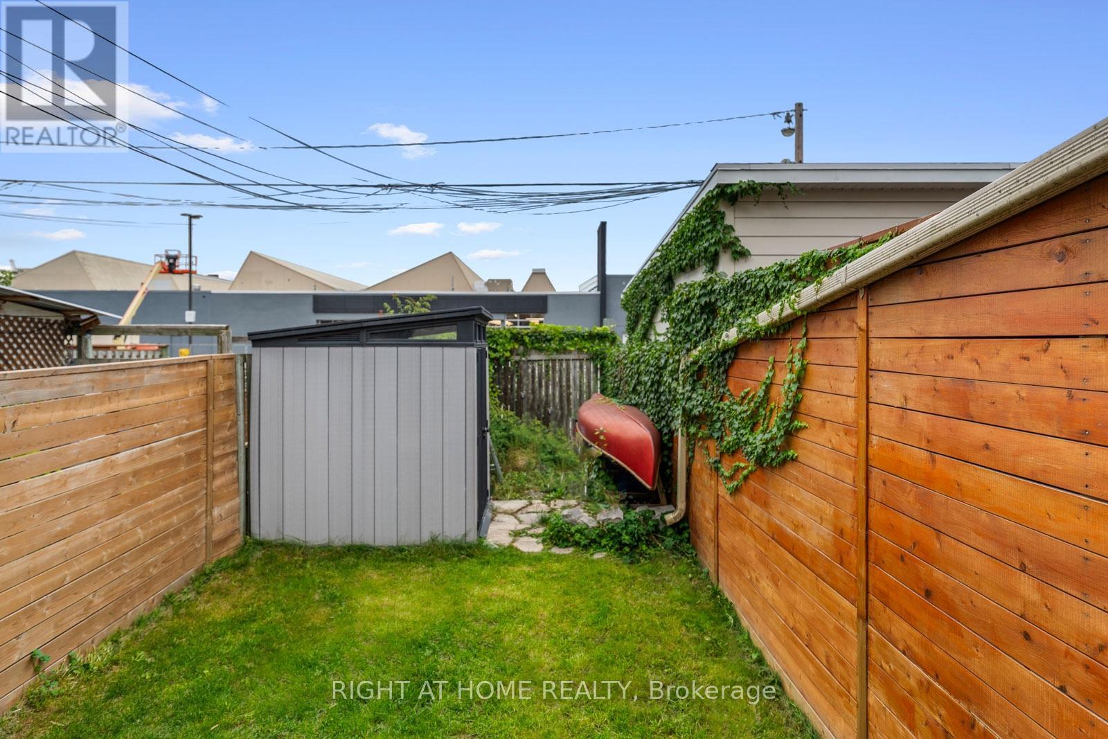 5 1/2 Luttrell Avenue, Toronto, Ontario M4C 5E2 - Photo 27 - E14097238