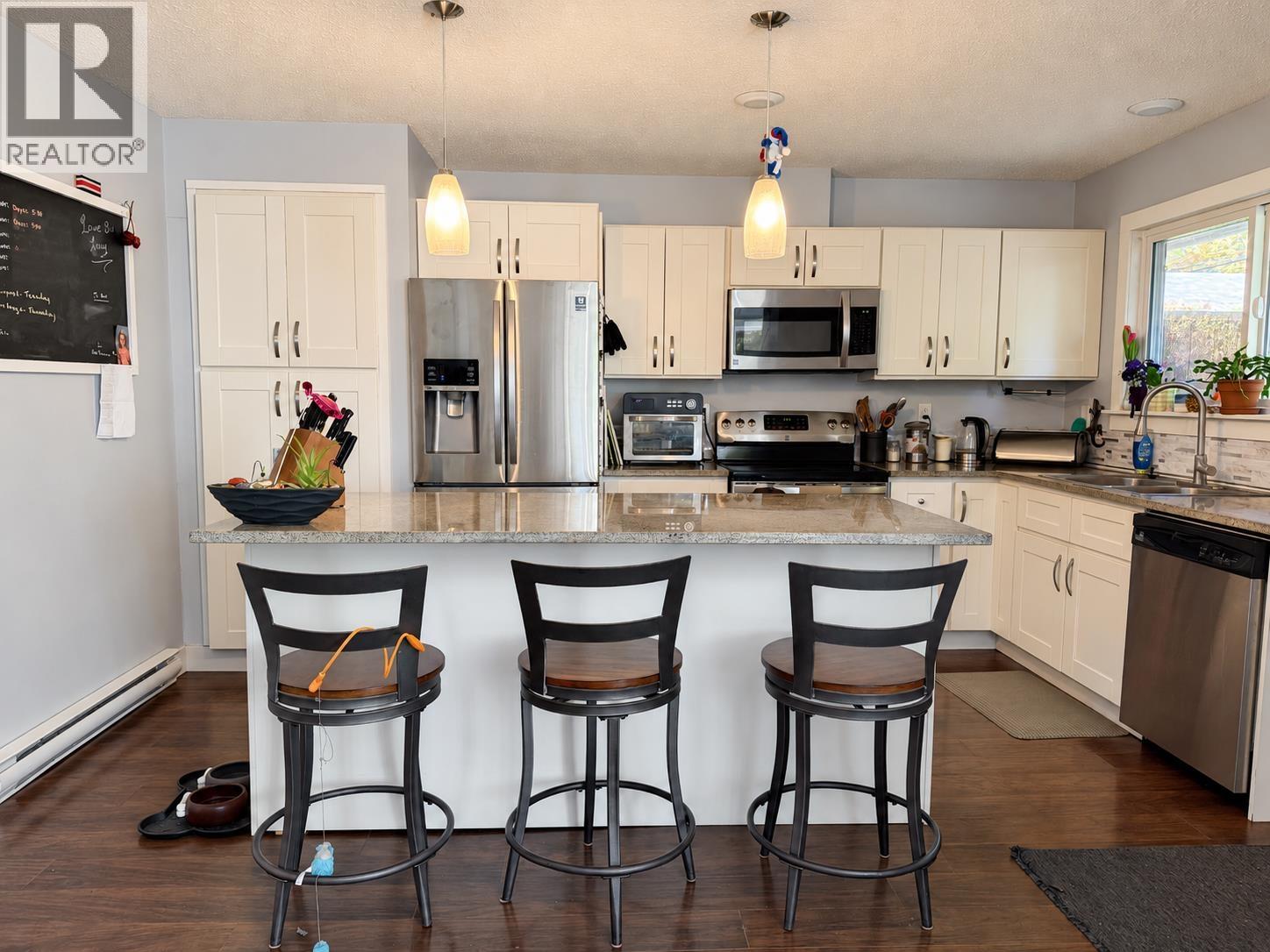 835 North Road, Gibsons, British Columbia  V0N 1V9 - Photo 6 - R3176860