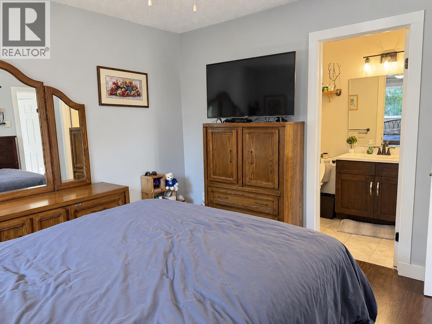 835 North Road, Gibsons, British Columbia  V0N 1V9 - Photo 9 - R3176860