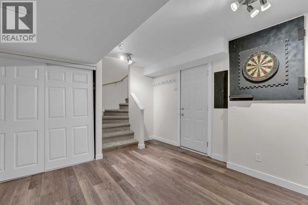 60 Tuscany Court NW