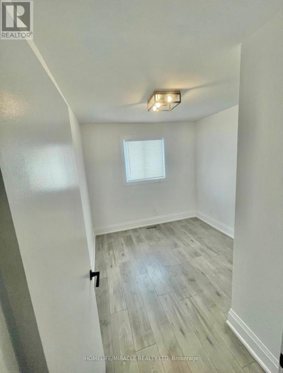 21 Ecclestone Drive, Brampton, Ontario L6X 3N7 - Photo 4 - W14097308