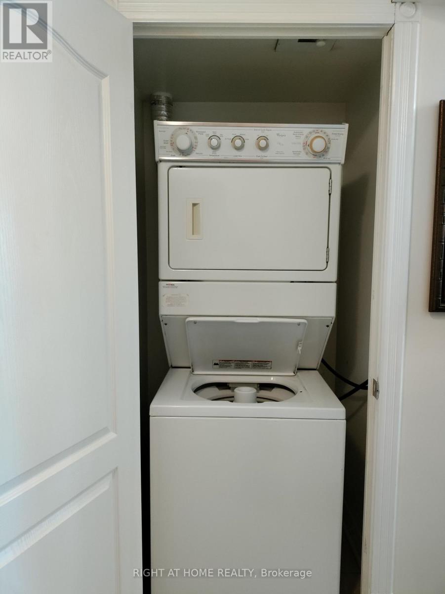 1301 - 33 Elm Drive W, Mississauga, Ontario  L5B 4M2 - Photo 14 - W14097336