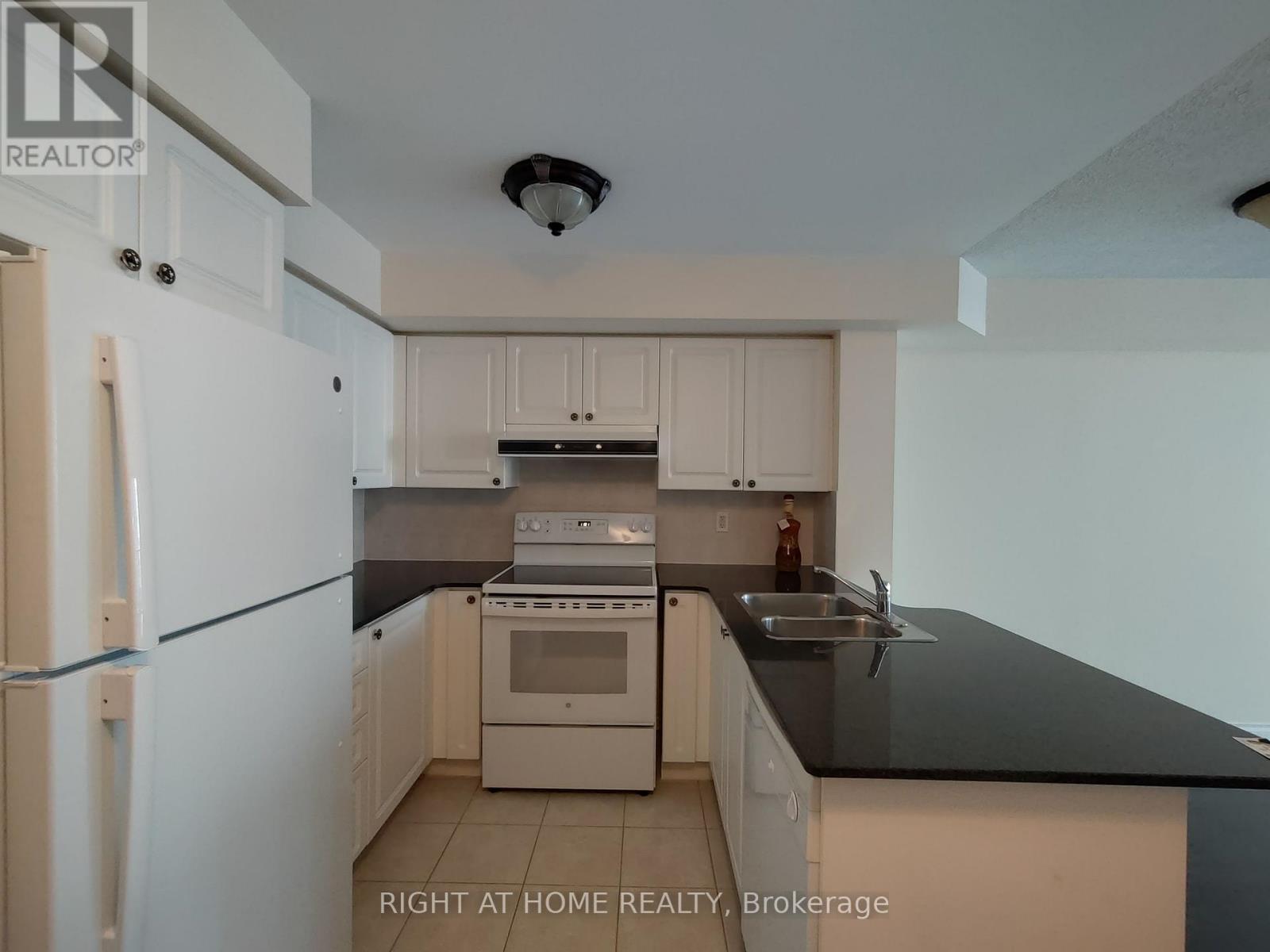 1301 - 33 Elm Drive W, Mississauga, Ontario  L5B 4M2 - Photo 5 - W14097336