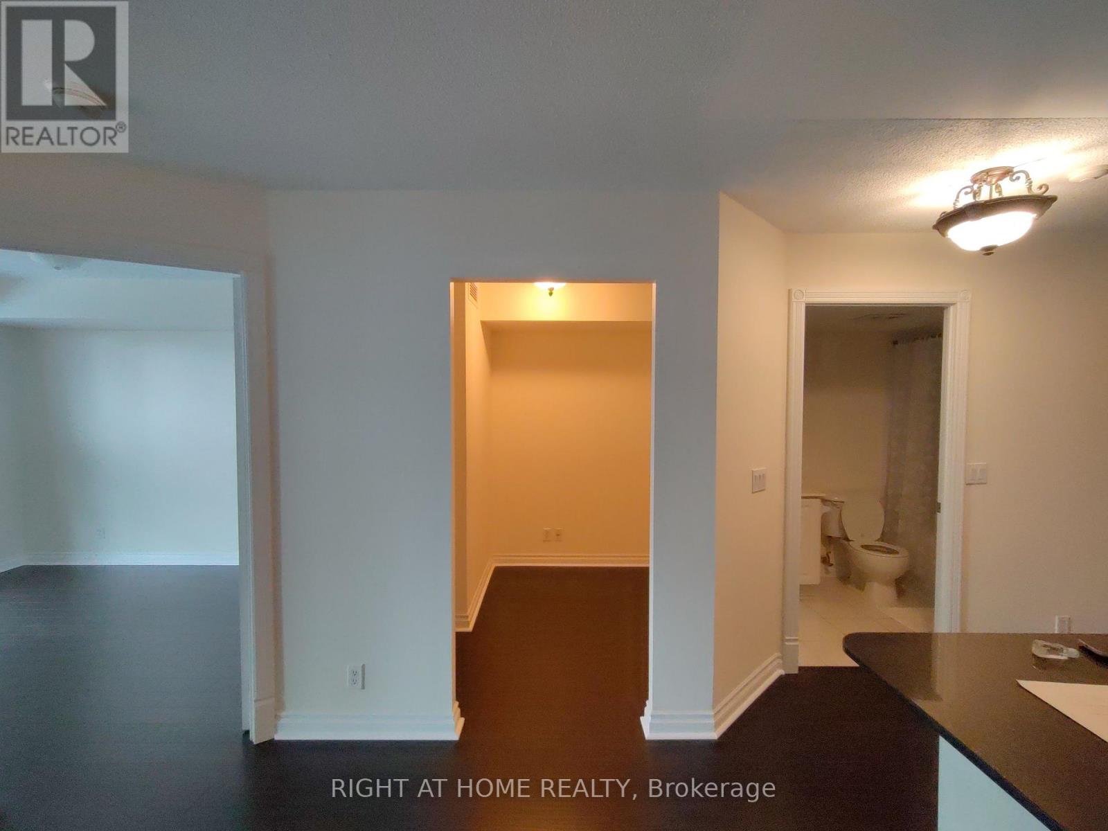 1301 - 33 Elm Drive W, Mississauga, Ontario  L5B 4M2 - Photo 7 - W14097336