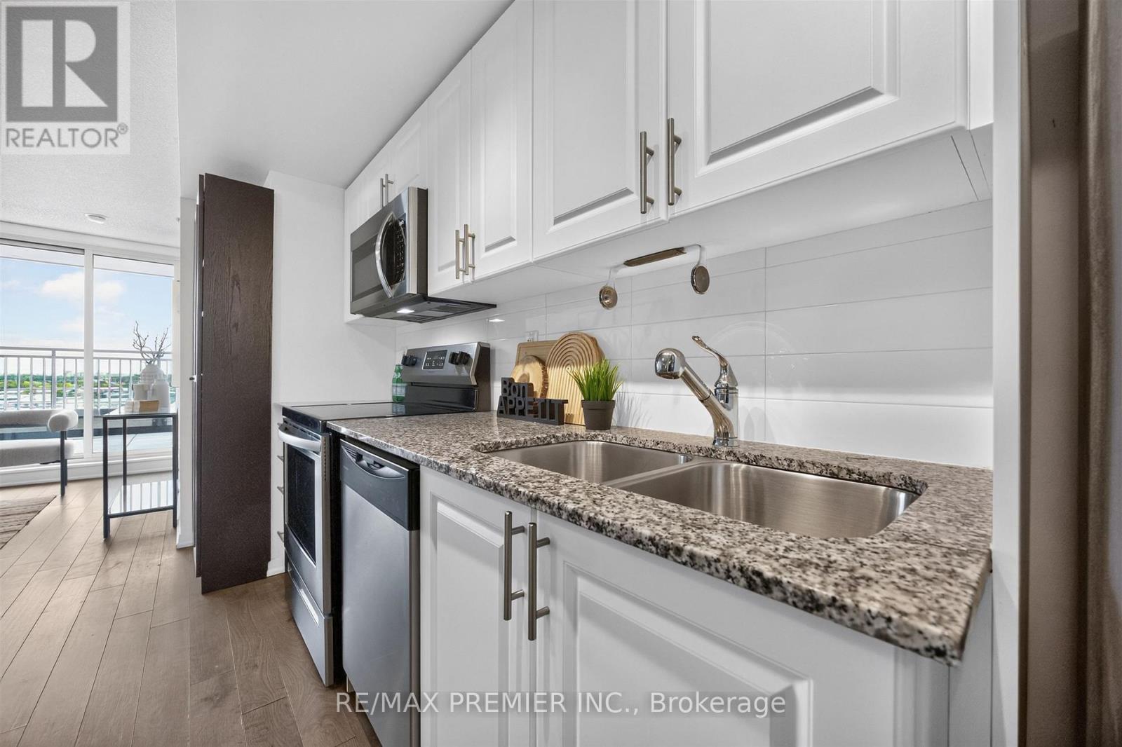 704 - 3091 Dufferin Street, Toronto, Ontario  M6A 0C4 - Photo 8 - W14097350