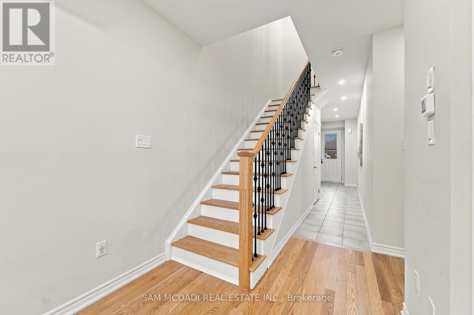 2076 Coppenwood Common, Burlington (Tyandaga), Ontario  L7P 0V8 - Photo 16 - W14097372