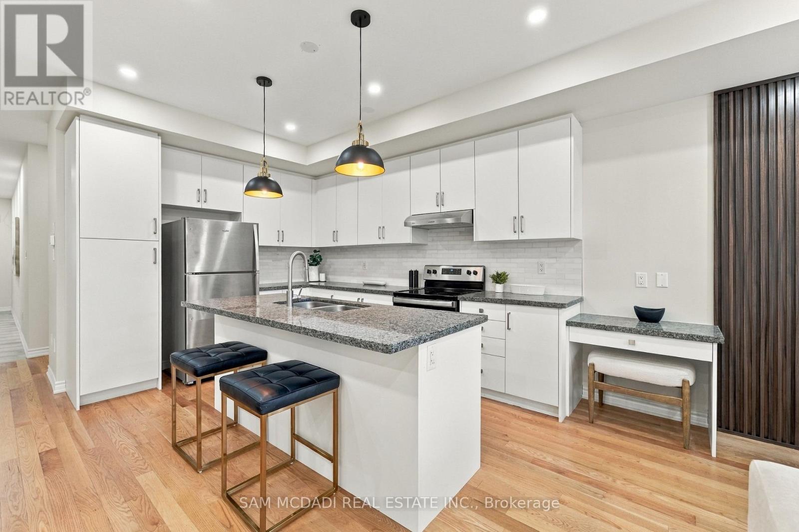 2076 Coppenwood Common, Burlington (Tyandaga), Ontario  L7P 0V8 - Photo 7 - W14097372
