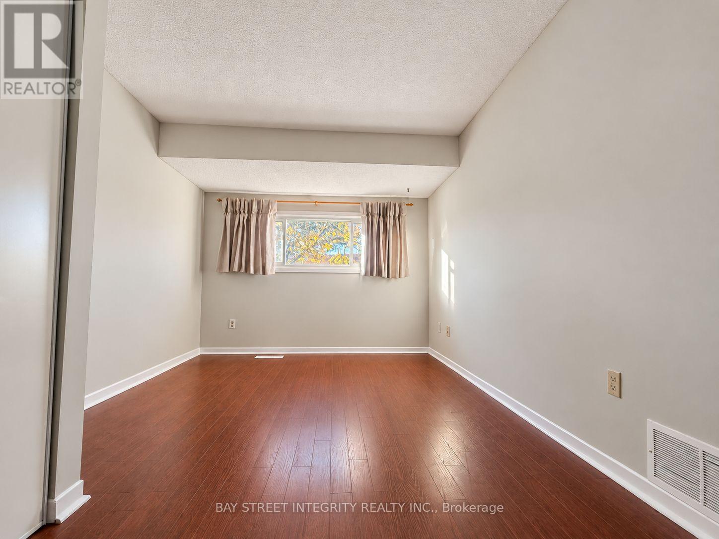 29 - 1580 Lancaster Drive, Oakville, Ontario  L6H 2Z5 - Photo 19 - W14097380