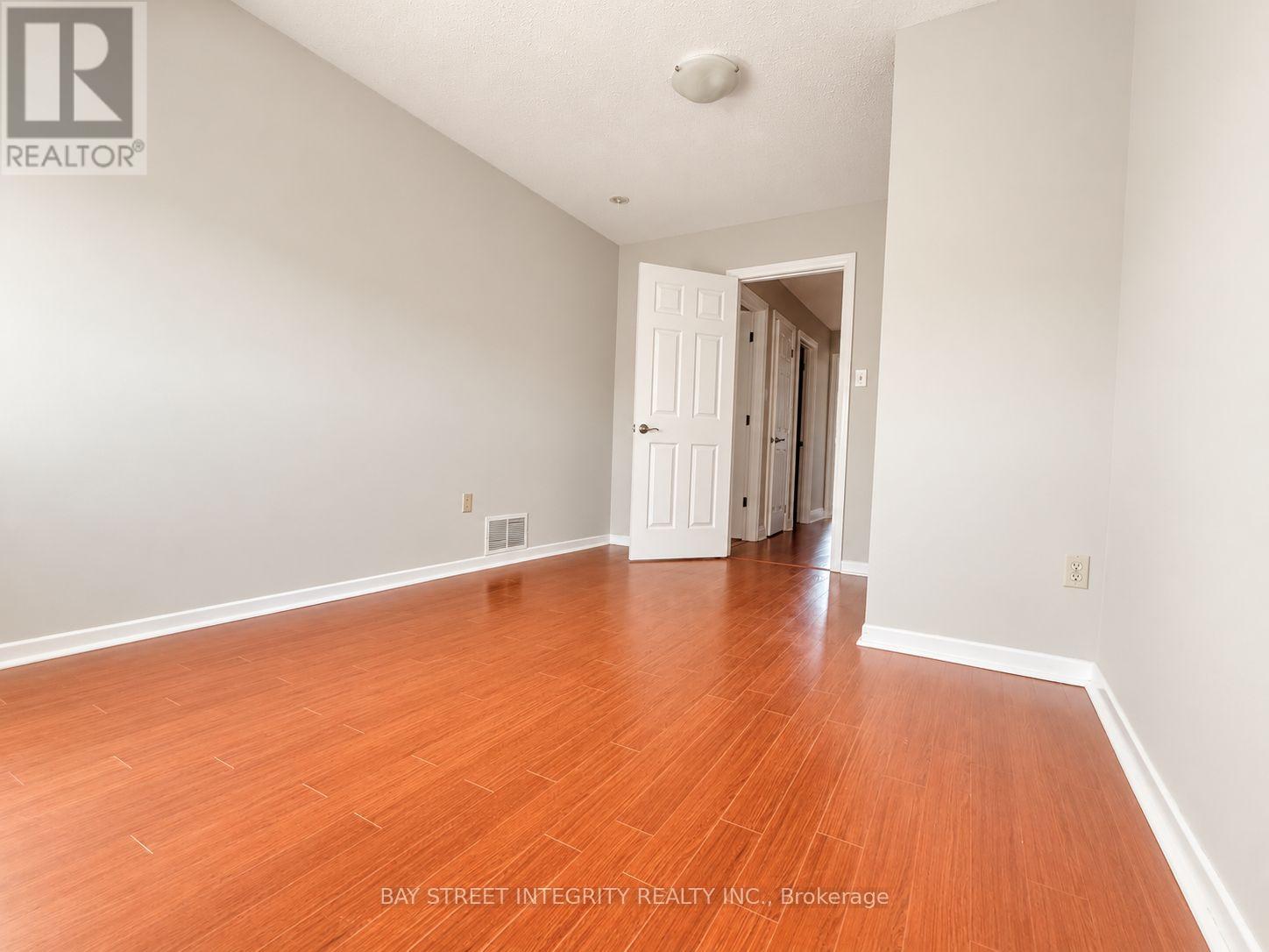 29 - 1580 Lancaster Drive, Oakville, Ontario  L6H 2Z5 - Photo 21 - W14097380