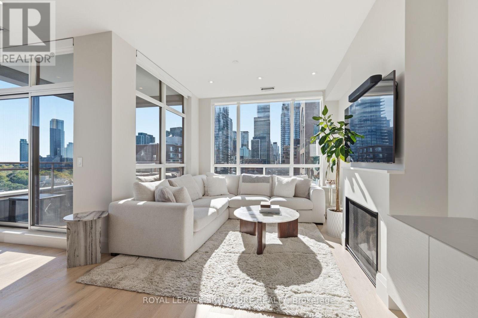 1002 - 980 Yonge Street, Toronto, Ontario  M4W 3V8 - Photo 4 - C14097010
