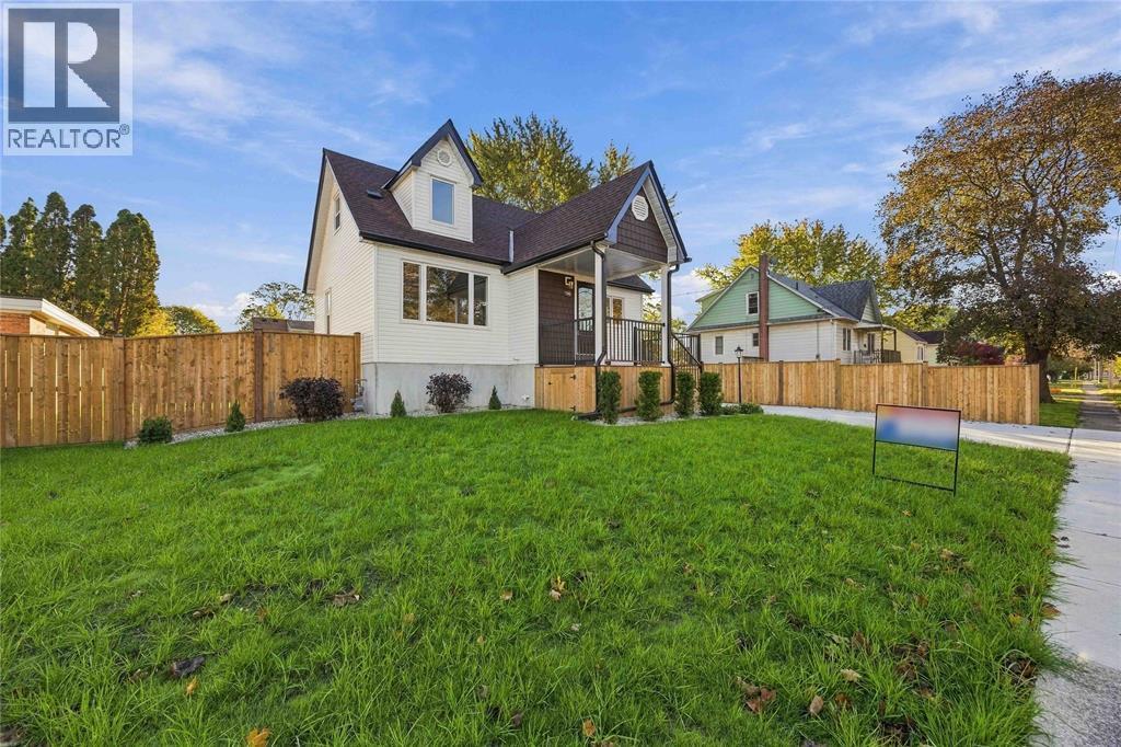 786 ELIZABETH AVENUE Sarnia Ontario Canada N7S2V3 4