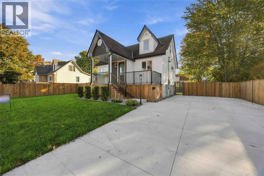 786 ELIZABETH AVENUE Sarnia Ontario Canada N7S2V3 3