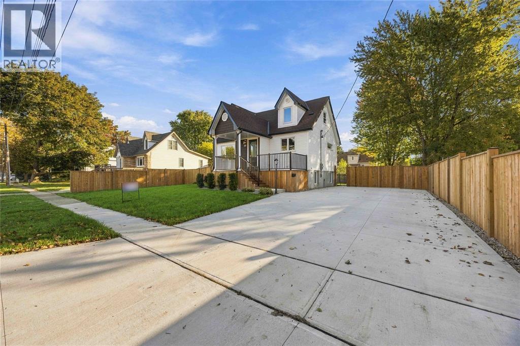 786 ELIZABETH AVENUE Sarnia Ontario Canada N7S2V3 2