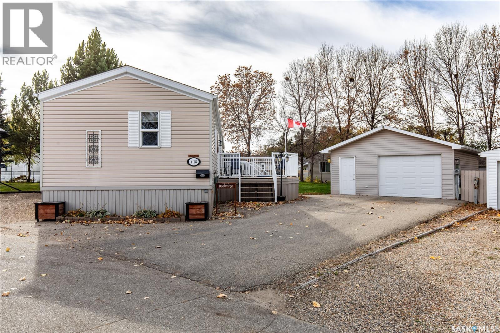 E15 1455 9th Avenue Ne, Moose Jaw, Saskatchewan  S6J 1C6 - Photo 1 - SK051514