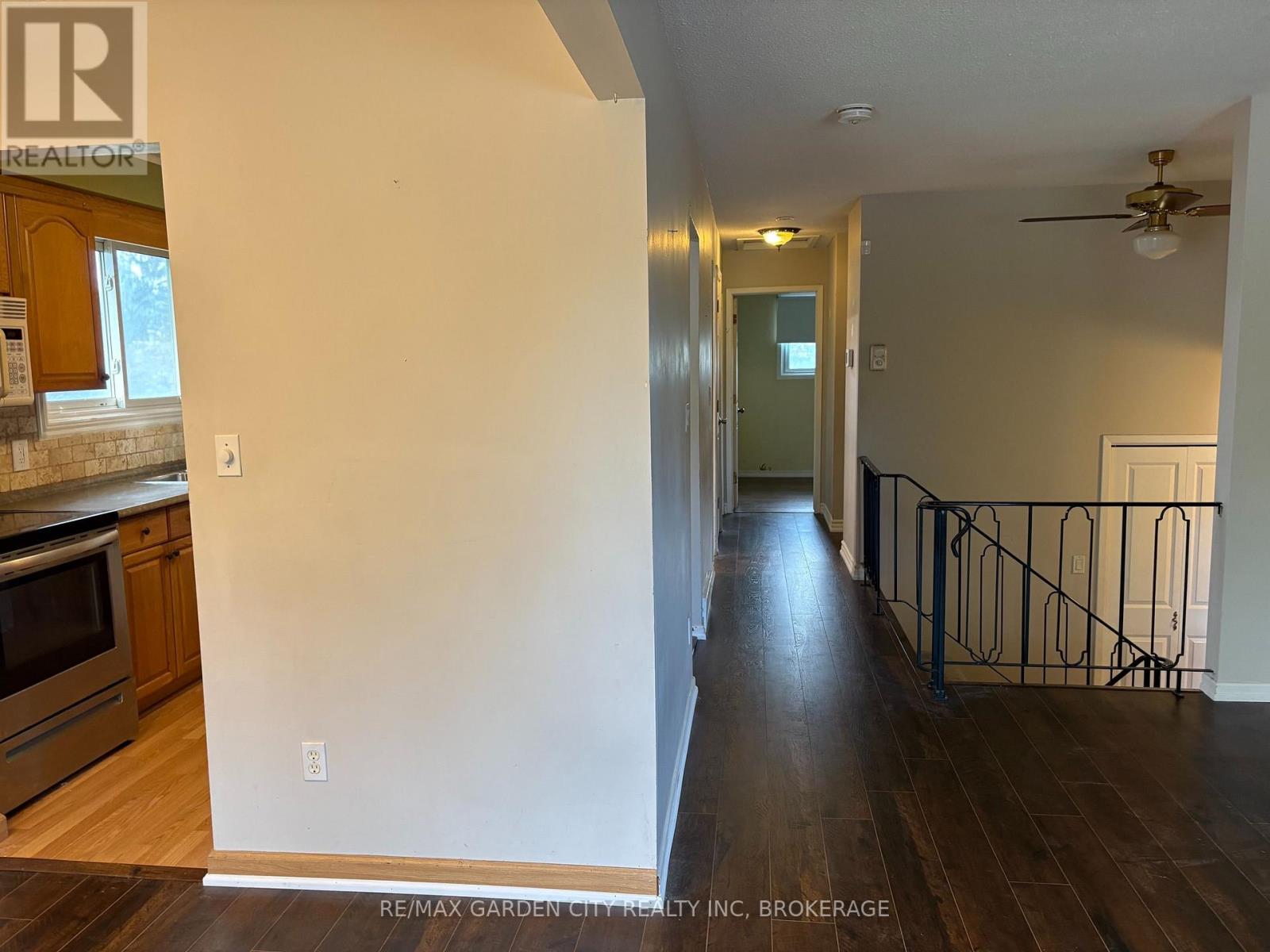 Upper - 9 Stonegate Drive, St. Catharines, Ontario  L2P 3K9 - Photo 20 - X14097418