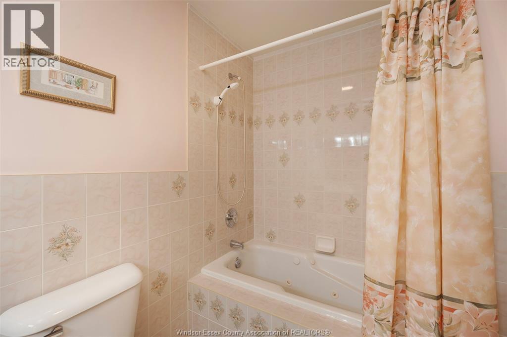 1353 Imperial Crescent, Windsor, Ontario  N9G 2T6 - Photo 23 - 26025735