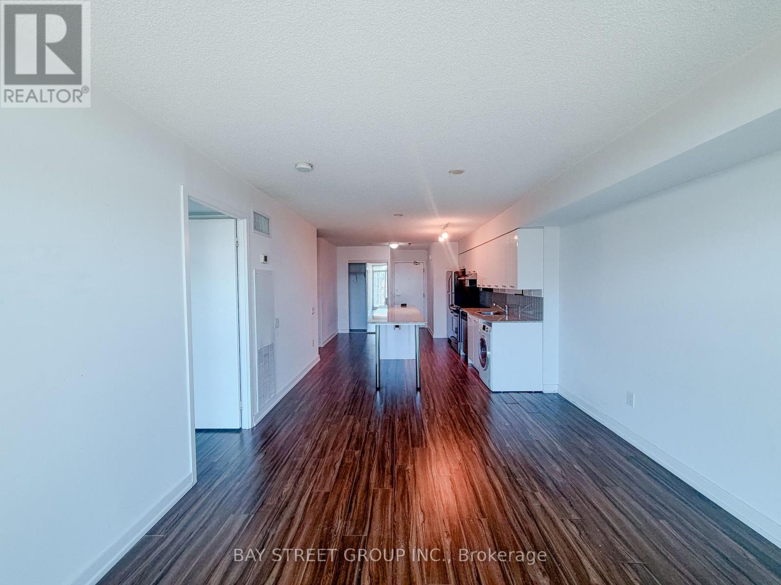 701 - 33 Singer Court, Toronto, Ontario  M2K 0B4 - Photo 3 - C14097508