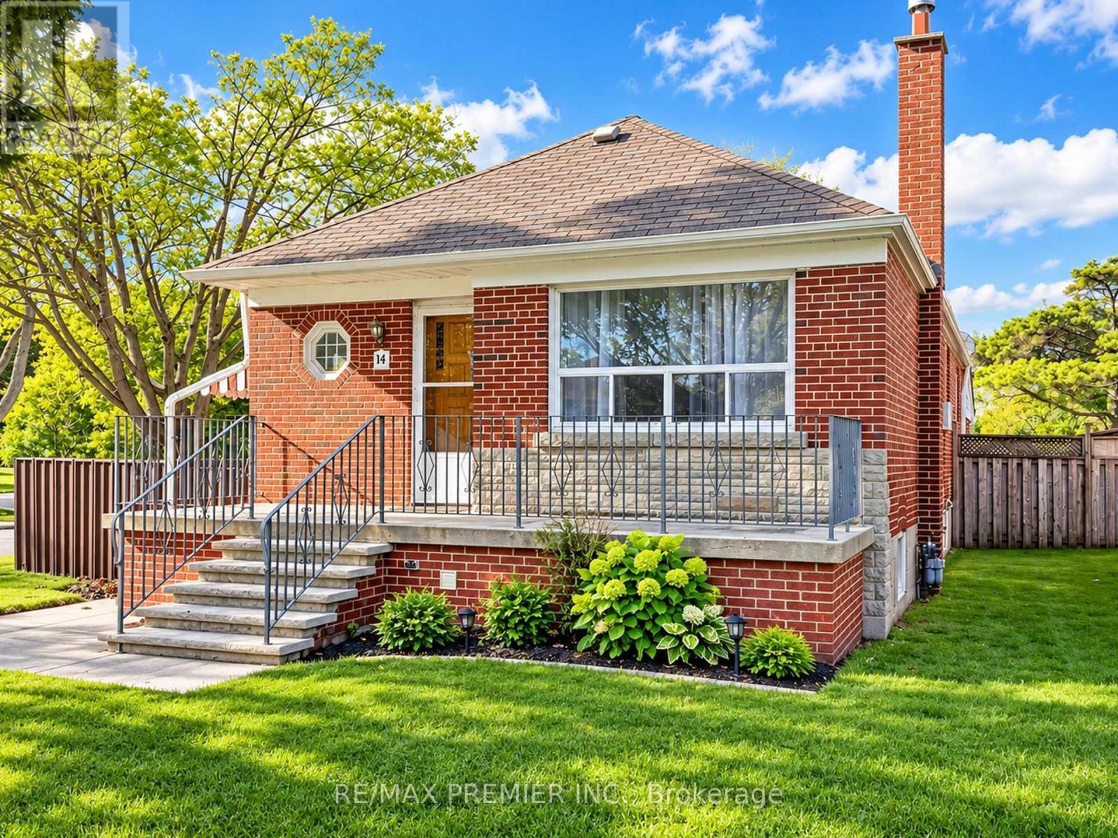 14 Shaneen Boulevard, Toronto, Ontario  M1R 1B7 - Photo 2 - E14097456