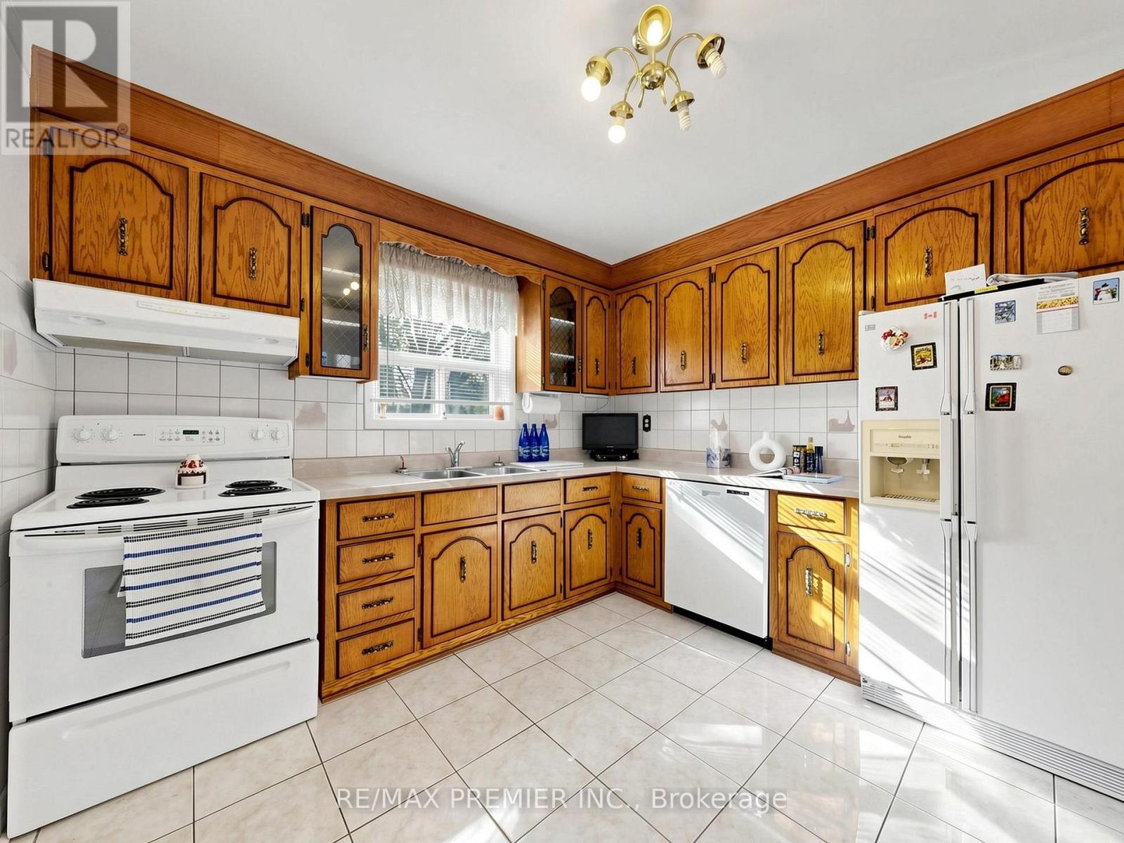 14 Shaneen Boulevard, Toronto, Ontario  M1R 1B7 - Photo 9 - E14097456