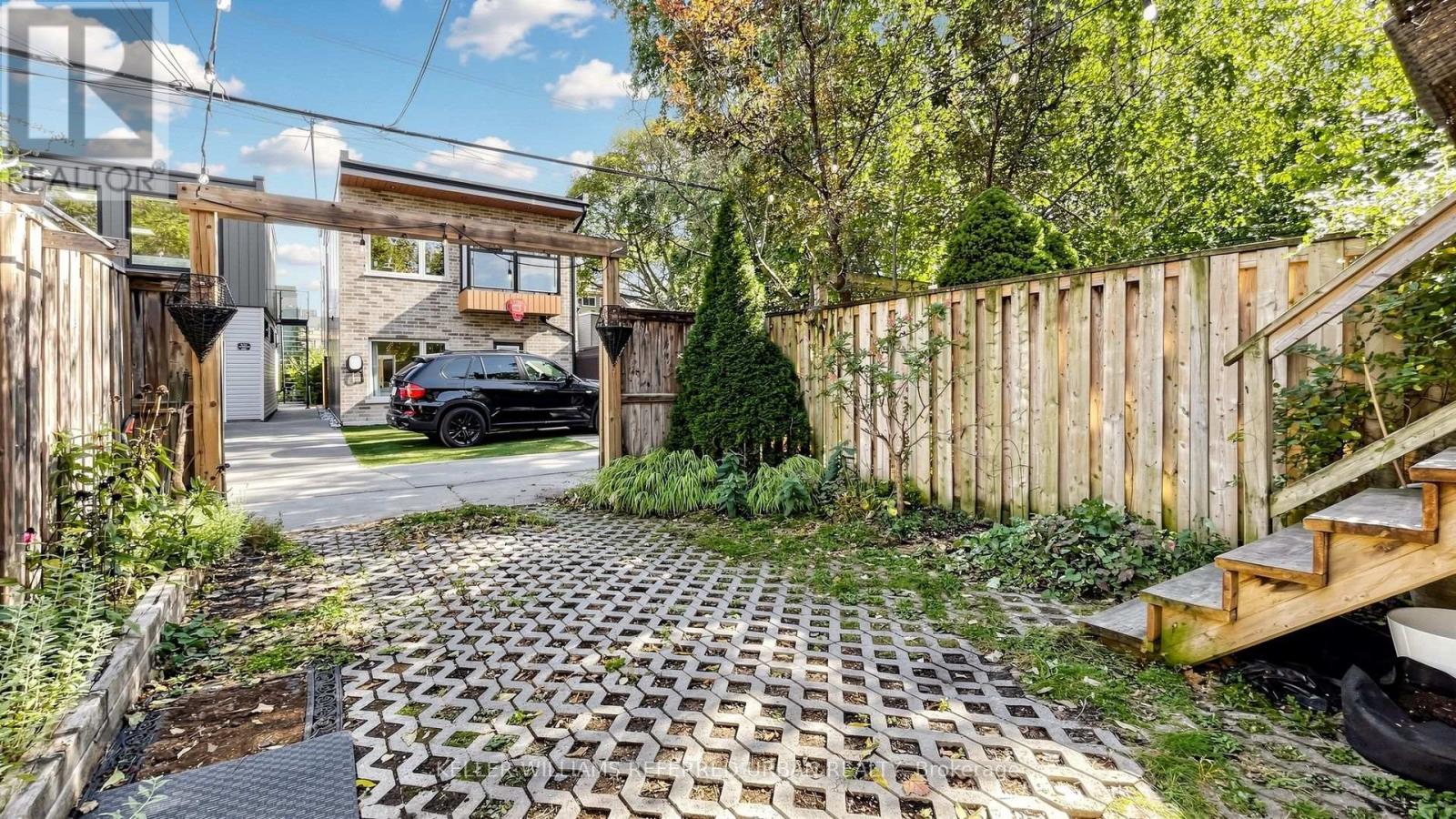 69 Coady Avenue, Toronto, Ontario  M4M 2Y9 - Photo 39 - E14097474