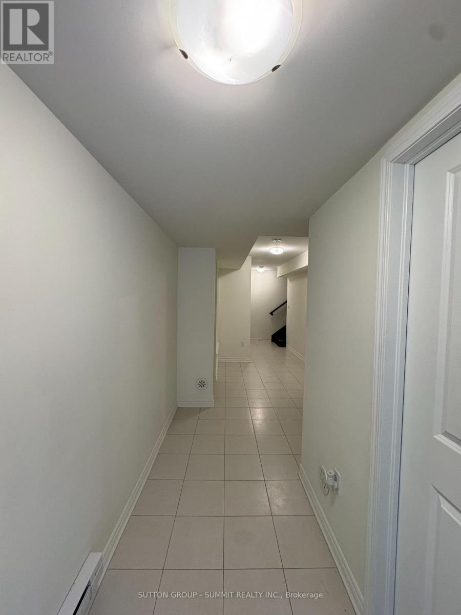 3355 Thunderbird Prom, Pickering, Ontario  L1X 0N1 - Photo 3 - E14097578