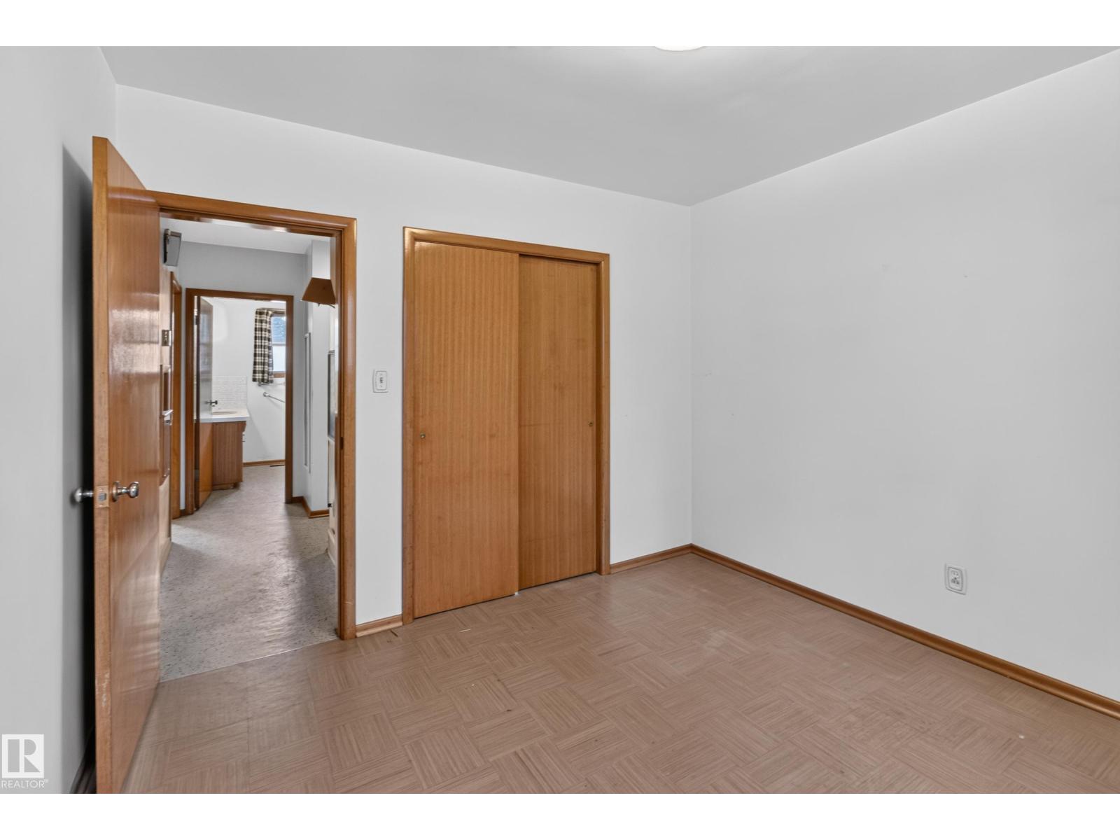 6321 104 AV NW