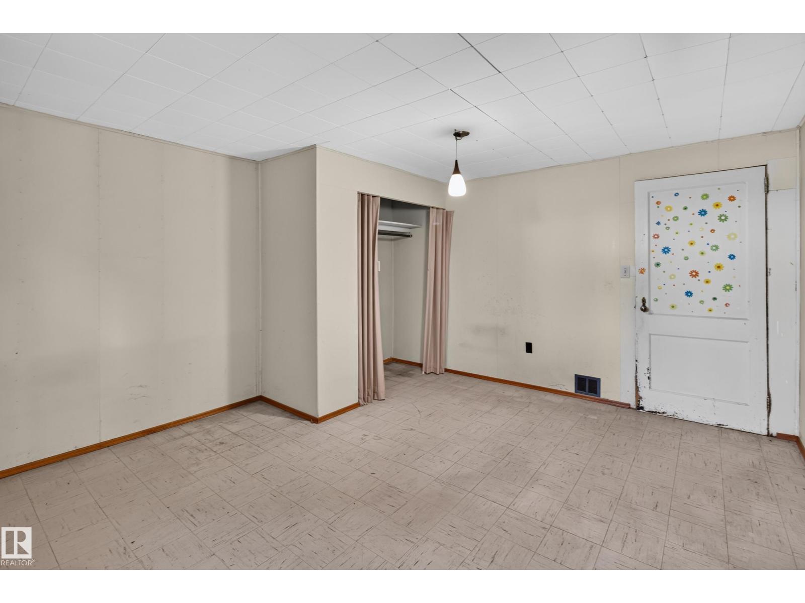 6321 104 AV NW
