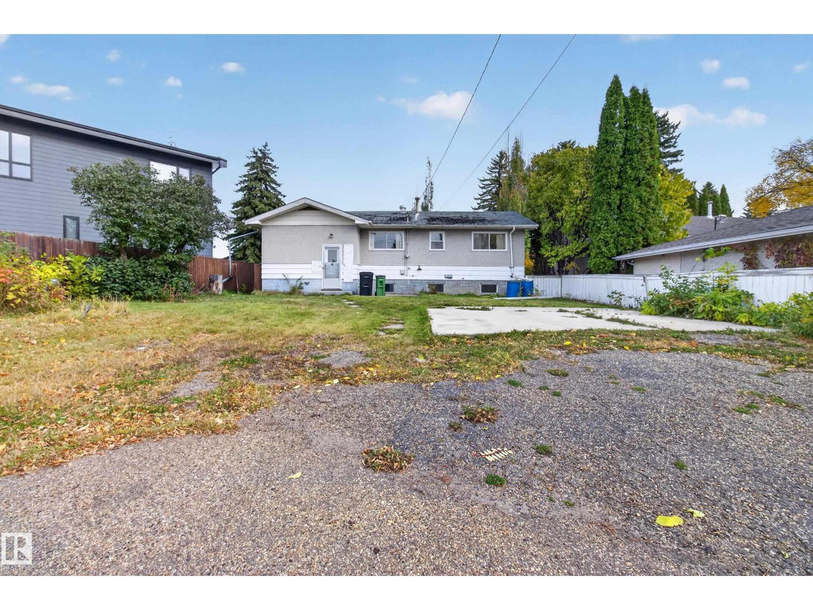 6321 104 AV NW