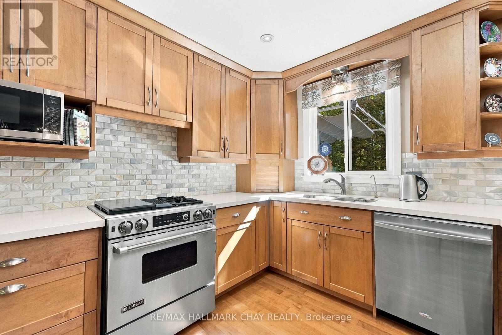57 Belmont Crescent, Springwater (Midhurst), Ontario  L9X 0P7 - Photo 8 - S14027908