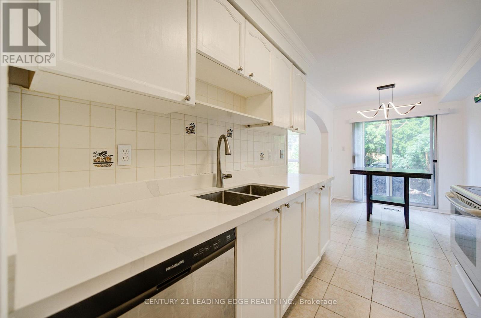 50 - 550 Steddick Court, Mississauga, Ontario  L5R 3S8 - Photo 7 - W13657410