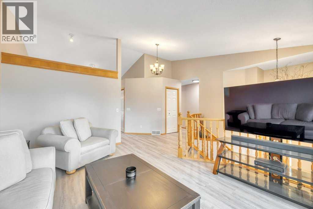 409 Strathford Bay