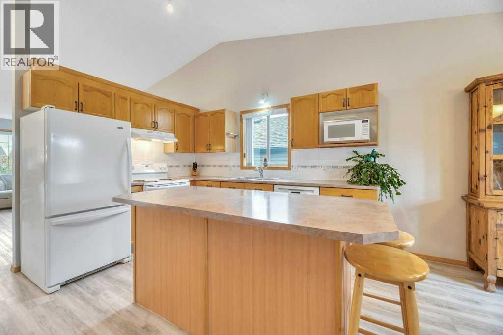 409 Strathford Bay